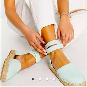 Turqoise espadrilles